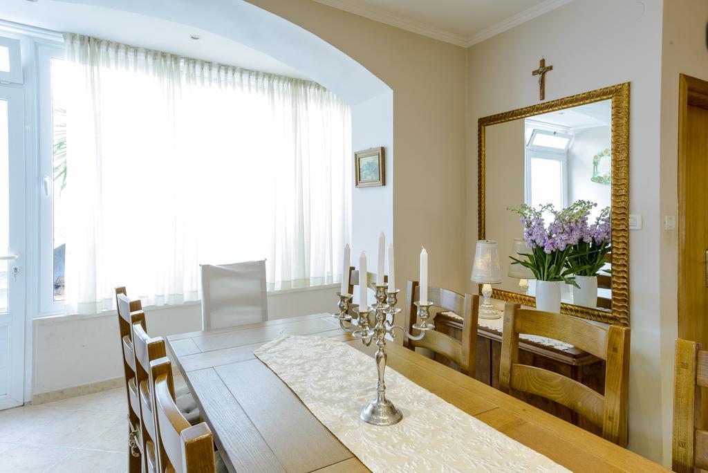 Superior Stunning Apartment Gravosa With A Free Parking دوبروفينك المظهر الخارجي الصورة